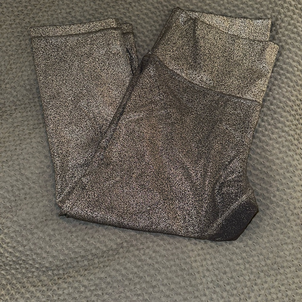 Lululemon Athletica Wunder Under Crop, silver foil, size 12